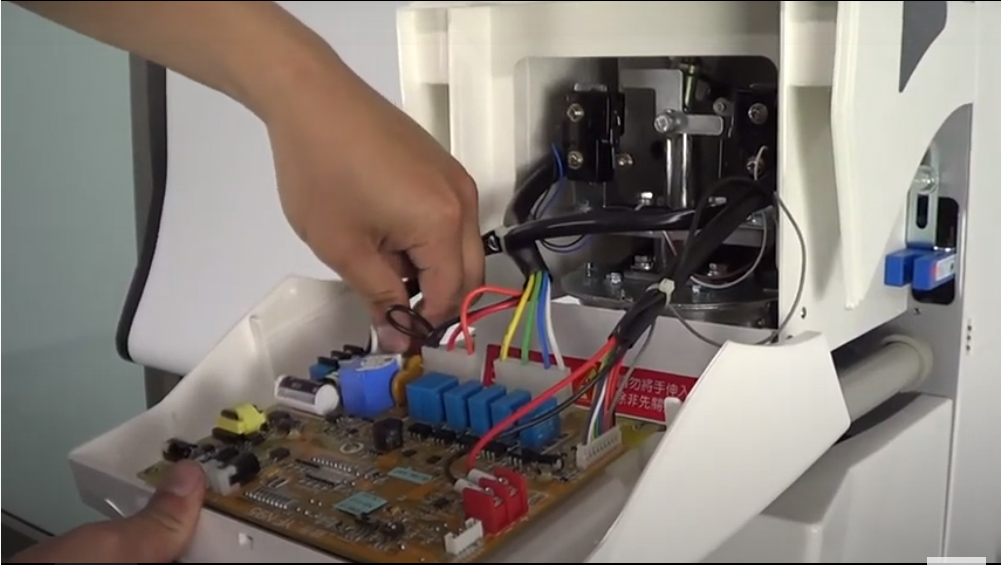 Automatic Sealing Machine Repair video,When sealing machine is no power and replace IC board